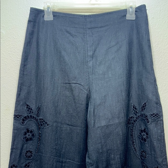 Anthropologie Black Flare Wide Leg Jeans with Chic Design - Picture 2 of 10